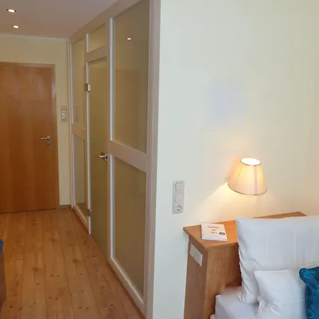 By Celina Hagen (Arnsberg)